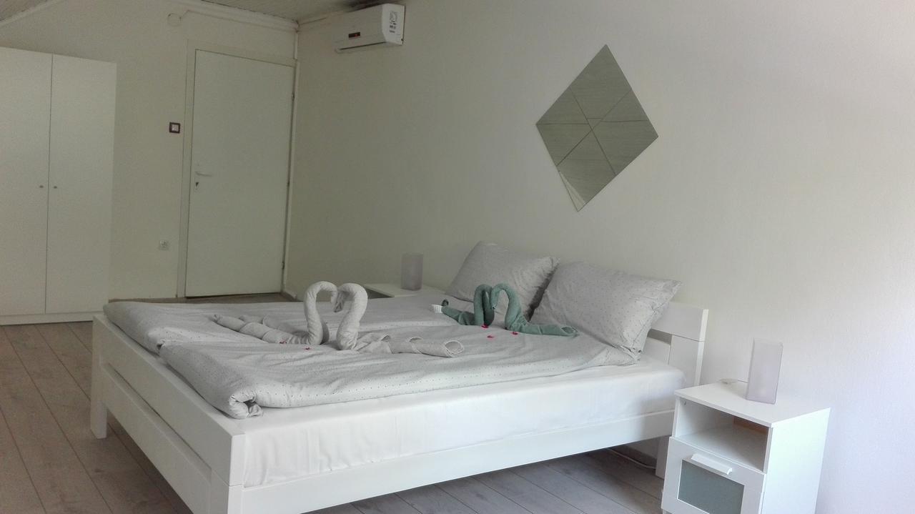 Apartment Dixy Belgrado Exterior foto